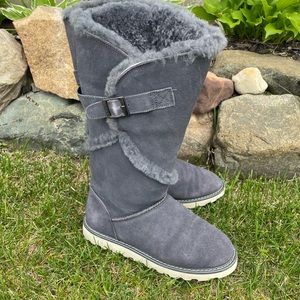 NWOT Bearpaw Sheepskin Boots